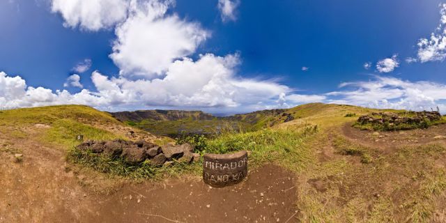 Volcano Rano Kau emerged after hundreds of thousands of years, followed by volcano Maunga Terevaka, which created the island as we know it through these eruptive processes. These three volcanos gave rise to tens of volcanic cones, providing Rapa Nui its typical relief, dotted with craters, soft hills, and lava fields. The three sides of the island triangle measure around 16, 17 and 24 Km, respectively.
