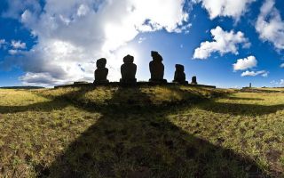 Tahai Hanga Kio E Ahu Vai Uri at Sunset
