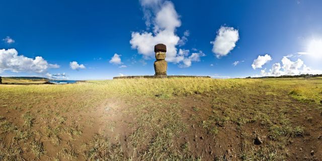 The Tahai Ceremonial Complex is an archaeological site restored in 1974. Tahai comprises three principal ahu from north to south: Ko Te Riku (with restored eyes), Tahai, and Vai Ure.