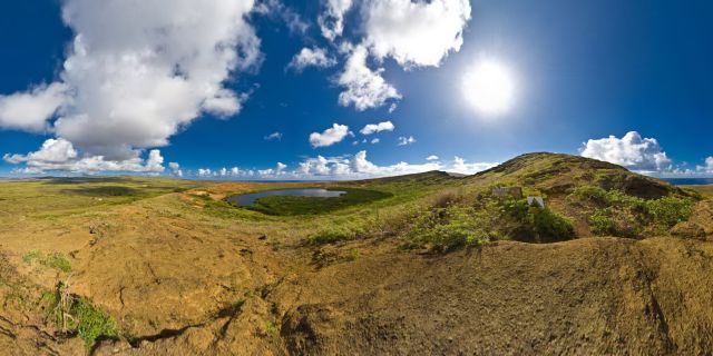 Search for the moai ! (they are almost everywhere !) Rano Raraku was the quarry that produced about 95% of the island's known monolithic sculpture (Moai).