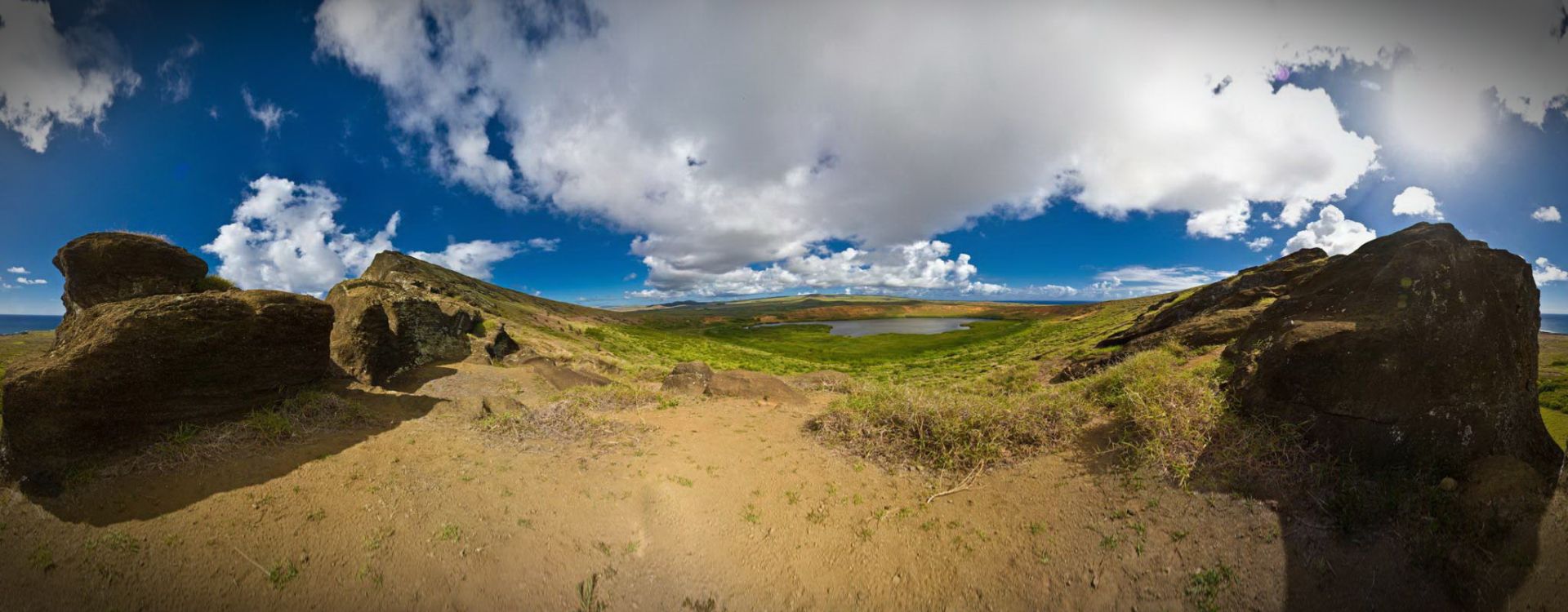 Inside Rano Raraku : The Top Of The Crater